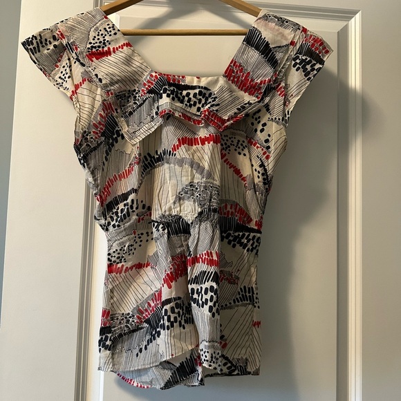 Maxazria Stylish Women's Top with Abstract Design - Picture 4 of 5